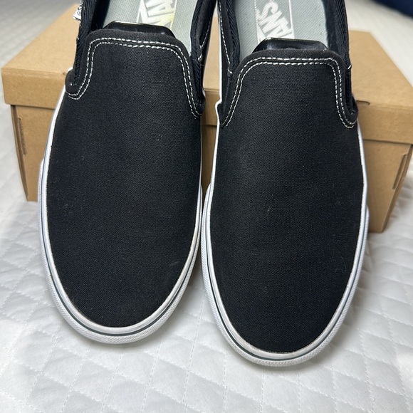 VANS Black Canvas Slip on Skater Shoes. Women’s Size 10. Like New. - Picture 5 of 9